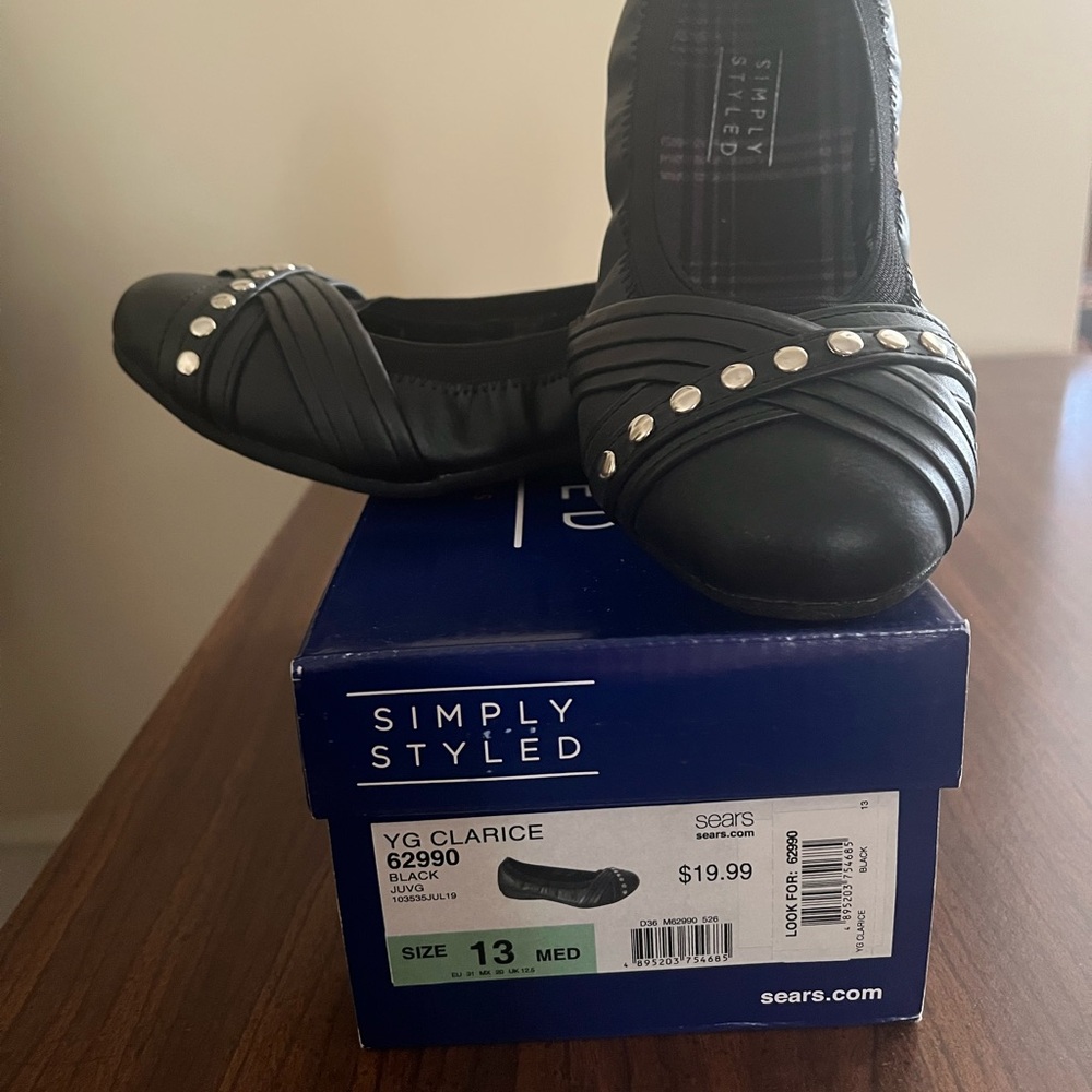 Simply Styled Black Ballet Flats with Silver Stud Accents